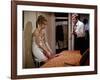 BAREFOOT IN THE PARK, 1967 directed by GENE SACHS Jane Fonda and Robert Redford (photo)-null-Framed Photo