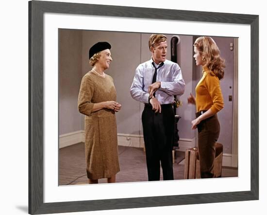 BAREFOOT IN THE PARK, 1967 directed by GENE SACHS Mildred Natwick, Robert Redford and Jane Fonda (p-null-Framed Photo