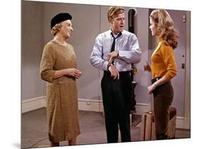 BAREFOOT IN THE PARK, 1967 directed by GENE SACHS Mildred Natwick, Robert Redford and Jane Fonda (p-null-Mounted Photo