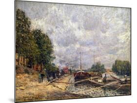 Barges at Billancourt, 1877-Alfred Sisley-Mounted Giclee Print