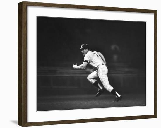 Baseball Player Mickey Mantle-John Dominis-Framed Premium Photographic Print