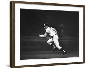 Baseball Player Mickey Mantle-John Dominis-Framed Premium Photographic Print