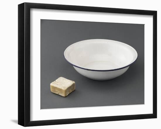 Bassine et savon-null-Framed Giclee Print