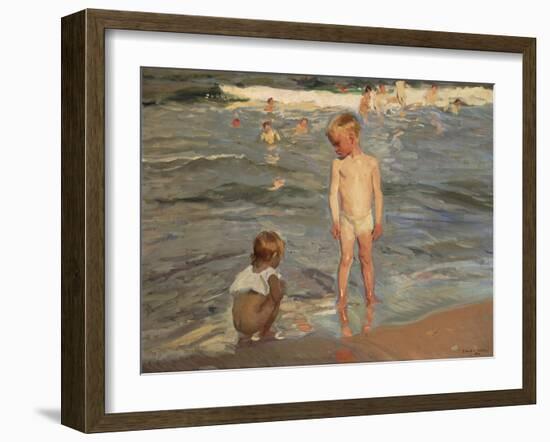 Bathing Children at the Beach of Valencia, 1910-Joaquin Sorolla-Framed Premium Giclee Print