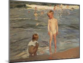 Bathing Children at the Beach of Valencia, 1910-Joaquin Sorolla-Mounted Premium Giclee Print