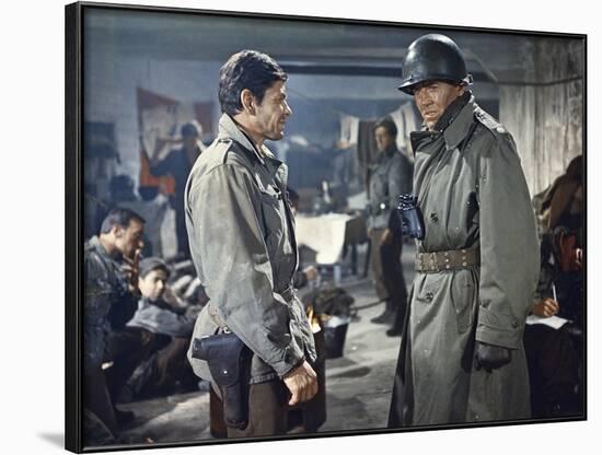 BATTLE OF THE BULGE, 1965 directed by KEN ANNAKIN Charles Bronson and Henry Fonda (photo)-null-Framed Photo