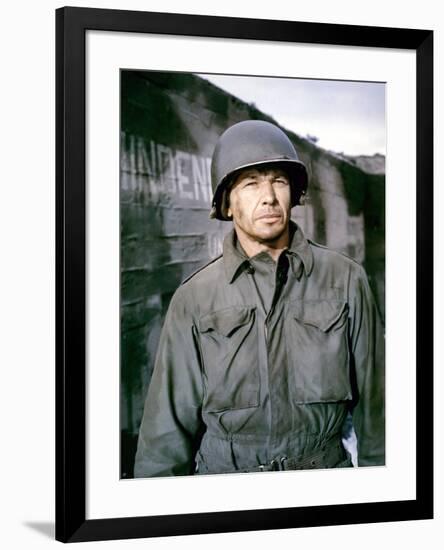 BATTLE OF THE BULGE, 1965 directed by KEN ANNAKIN Charles Bronson (photo)-null-Framed Photo