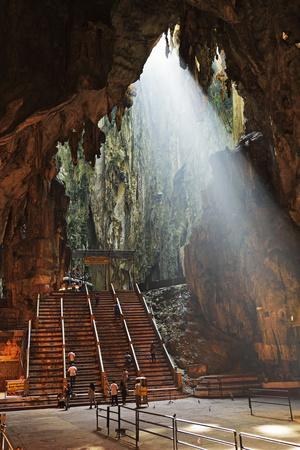 https://imgc.allpostersimages.com/img/posters/batu-caves-gombak-malaysia-southeast-asia-asia_u-L-PSY0KD0.jpg?artPerspective=n