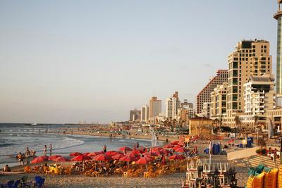 https://imgc.allpostersimages.com/img/posters/beach-tel-aviv-israel-middle-east_u-L-PNPP0H0.jpg?artPerspective=n