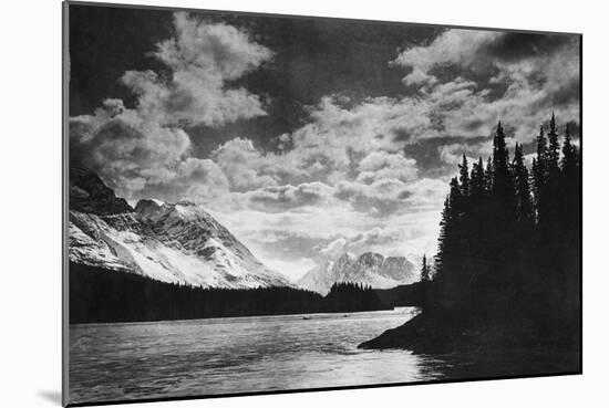 Beautiful Alaskan Mountains Photograph - Alaska-Lantern Press-Mounted Art Print