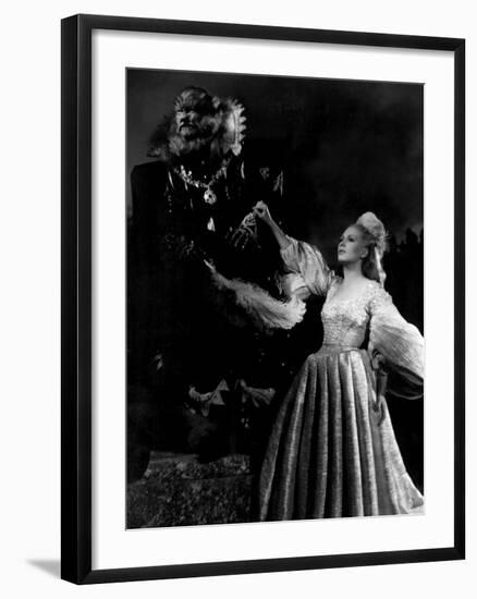 Beauty and the Beast, (aka 'Belle Et La Bête, La'), Jean Marais, Josette Day, 1946-null-Framed Premium Photographic Print