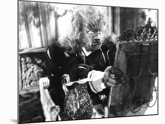 Beauty And The Beast, (aka La Belle et la Bete), Jean Marais, 1946-null-Mounted Photo