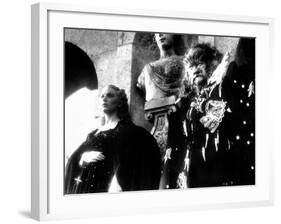 Beauty and the Beast, Josette Day, Jean Marais, 1946-null-Framed Premium Photographic Print