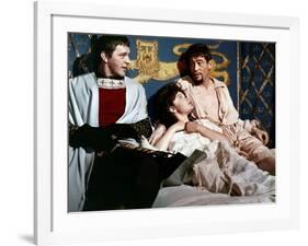 BECKET, 1964 directed by PETER GLENVILLE Richard Burton and Peter O'Toole (photo)-null-Framed Photo