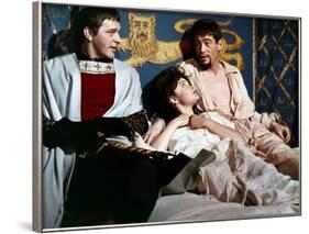 BECKET, 1964 directed by PETER GLENVILLE Richard Burton and Peter O'Toole (photo)-null-Framed Photo