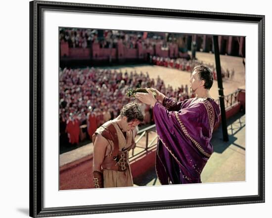 BEN-HUR, 1959 directed by WILLIAM WYLER Charlton Heston and Frank Thring (photo)-null-Framed Photo