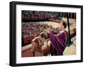 BEN-HUR, 1959 directed by WILLIAM WYLER Charlton Heston and Frank Thring (photo)-null-Framed Photo