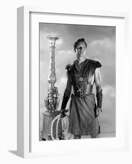 BEN-HUR, 1959 directed by WILLIAM WYLER Charlton Heston (b/w photo)-null-Framed Photo