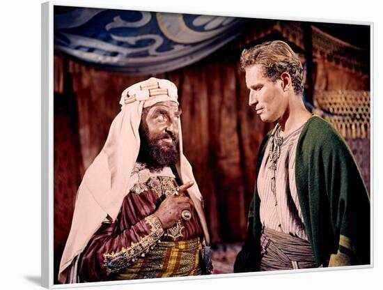 BEN-HUR, 1959 directed by WILLIAM WYLER Hugh Griffith and Charlton Heston (photo)-null-Framed Photo