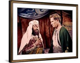 BEN-HUR, 1959 directed by WILLIAM WYLER Hugh Griffith and Charlton Heston (photo)-null-Framed Photo