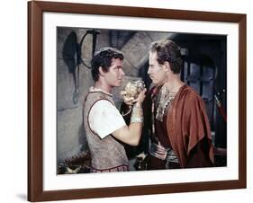 BEN-HUR, 1959 directed by WILLIAM WYLER Stephen Boyd and Charlton Heston (photo)-null-Framed Photo