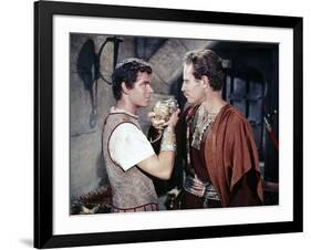 BEN-HUR, 1959 directed by WILLIAM WYLER Stephen Boyd and Charlton Heston (photo)-null-Framed Photo