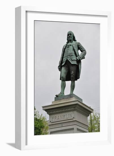 Benjamin Franklin Monument-null-Framed Art Print