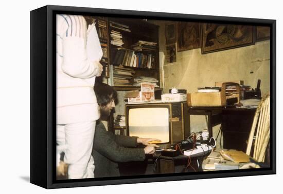 Benson Herbert's Lab-Hilary Evans-Framed Stretched Canvas