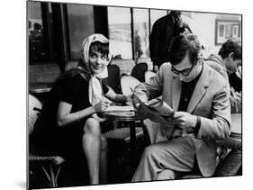 Bernadette Lafont and Claude Chabrol sur le tournage du film Les Godelureaux by ClaudeChabrol, 1961-null-Mounted Photo