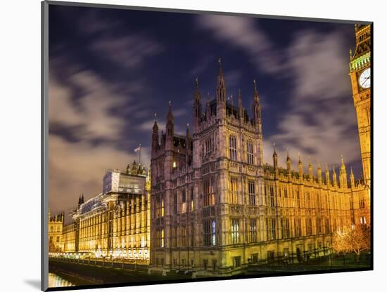 Big Ben and Parliament at night, Westminster, London, England.-William Perry-Mounted Photographic Print