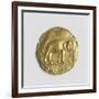 Bijou en médaillon en or , empreinte de monnaie (?) . Décor estampé : éléphant et inscription-null-Framed Giclee Print