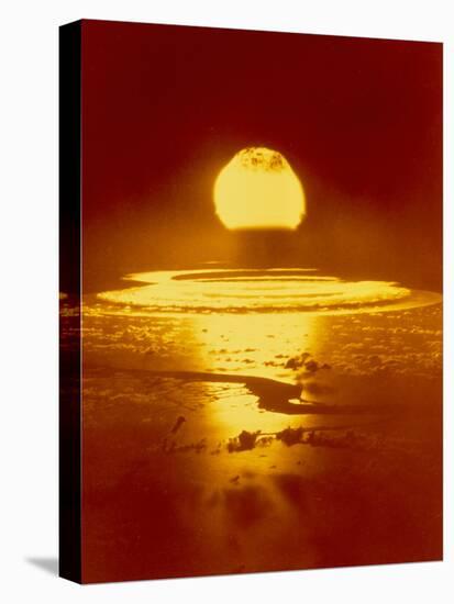Bikini Atoll Atomic Bomb Explosion 1946-null-Stretched Canvas