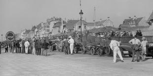 Cars on the seafront at Le Touquet, Boulogne Motor Week, France, 1928-Bill Brunell-Photographic Print