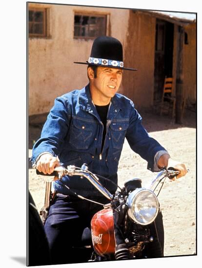 Billy Jack, Tom Laughlin, 1971-null-Mounted Photo