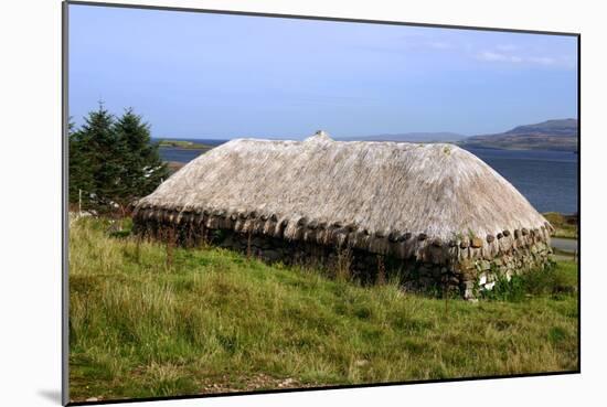 Black House, Colbost Folk Museum, Skye, Highland, Scotland-Peter Thompson-Mounted Photographic Print