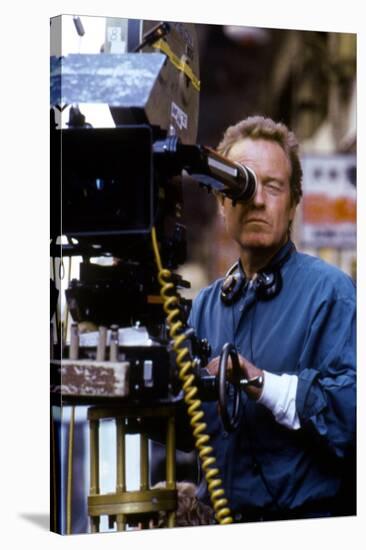 BLACK RA 1989 directed by RIDLEY SCOTT On the set, Ridley Scott behind the camera (photo)-null-Stretched Canvas