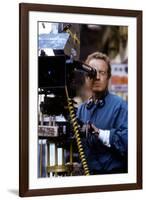 BLACK RA 1989 directed by RIDLEY SCOTT On the set, Ridley Scott behind the camera (photo)-null-Framed Photo