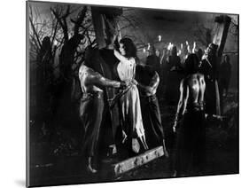 Black Sunday, Barbara Steele, 1960-null-Mounted Photo