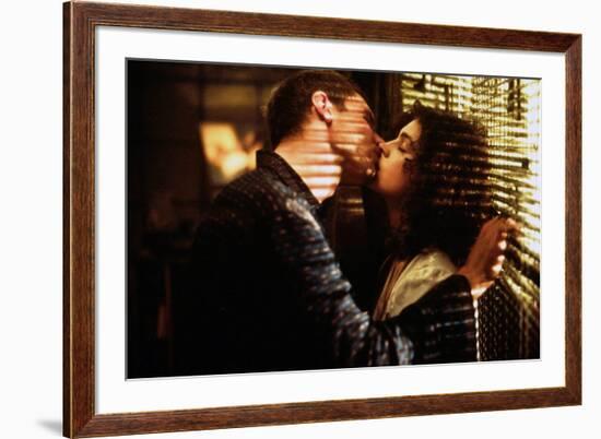 BLADE RUNNER, 1981 directed by RIDLEY SCOTT Harrison Ford and Sean Young (photo)-null-Framed Photo