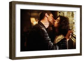 BLADE RUNNER, 1981 directed by RIDLEY SCOTT Harrison Ford and Sean Young (photo)-null-Framed Photo