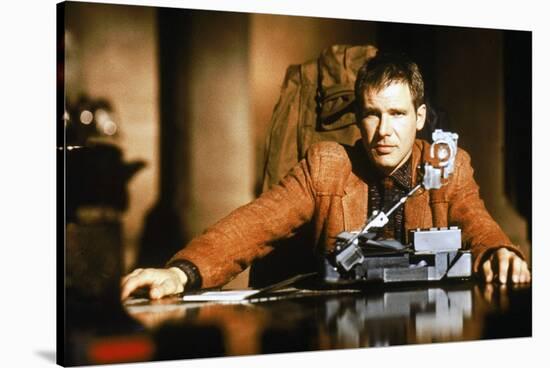 BLADE RUNNER, 1981 directed by RIDLEY SCOTT Harrison Ford (photo)-null-Stretched Canvas