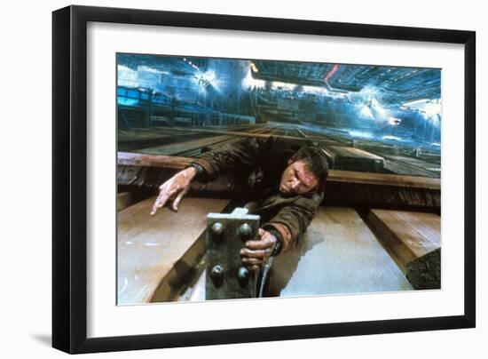 BLADE RUNNER, 1981 directed by RIDLEY SCOTT Harrison Ford (photo)-null-Framed Photo