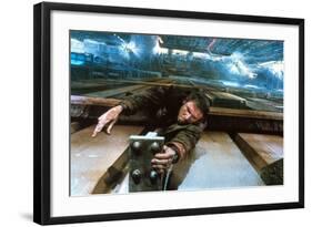 BLADE RUNNER, 1981 directed by RIDLEY SCOTT Harrison Ford (photo)-null-Framed Photo