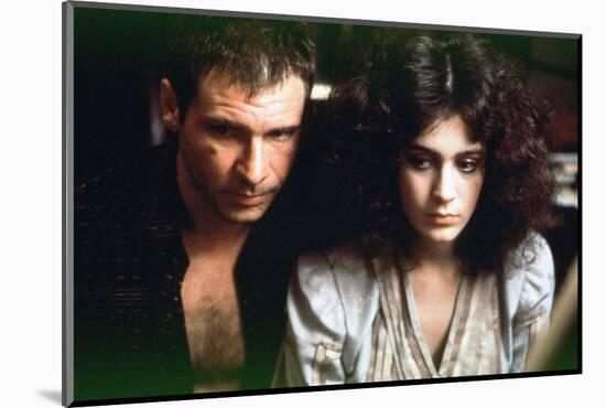 BLADE RUNNER, 1981 directed by RIDLEY SCOTT Harrison Ford / Sean Young (photo)-null-Mounted Photo