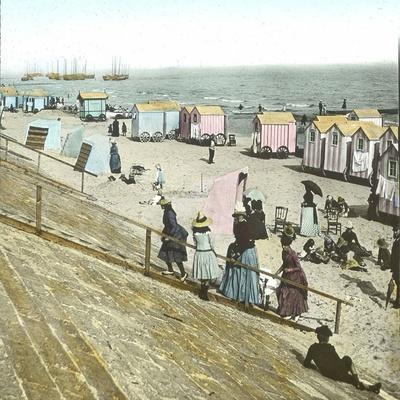 https://imgc.allpostersimages.com/img/posters/blankenberghe-belgium-the-beach-at-swimming-time_u-L-Q1J5ND80.jpg?artPerspective=n