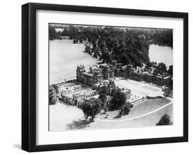 Blenheim Palace in Oxfordshire, 1950-Staff-Framed Photographic Print