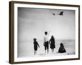 Blériot English Channel Flight, 1909-Science Source-Framed Giclee Print