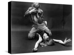 BLOW-UP, 1966 directed by MICHELANGELO ANTONIONI David Hemmings (b/w photo)-null-Stretched Canvas