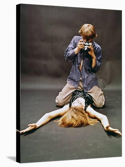 Blow-up by Michelangelo Antonioni (1912 - 2007) with David Hemmings, 1966 (photo)-null-Stretched Canvas