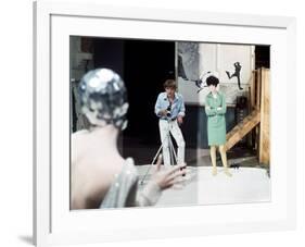 Blow-up by Michelangelo Antonioni (1912 - 2007) with David Hemmings, Peggy Moffitt, 1966 (photo)-null-Framed Photo